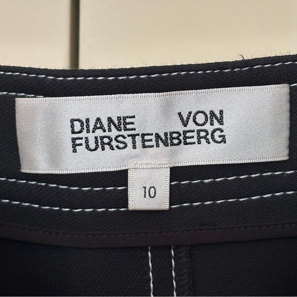 Diane Von Furstenberg Black Pencil Skirt with Front Zipper - Picture 9 of 10